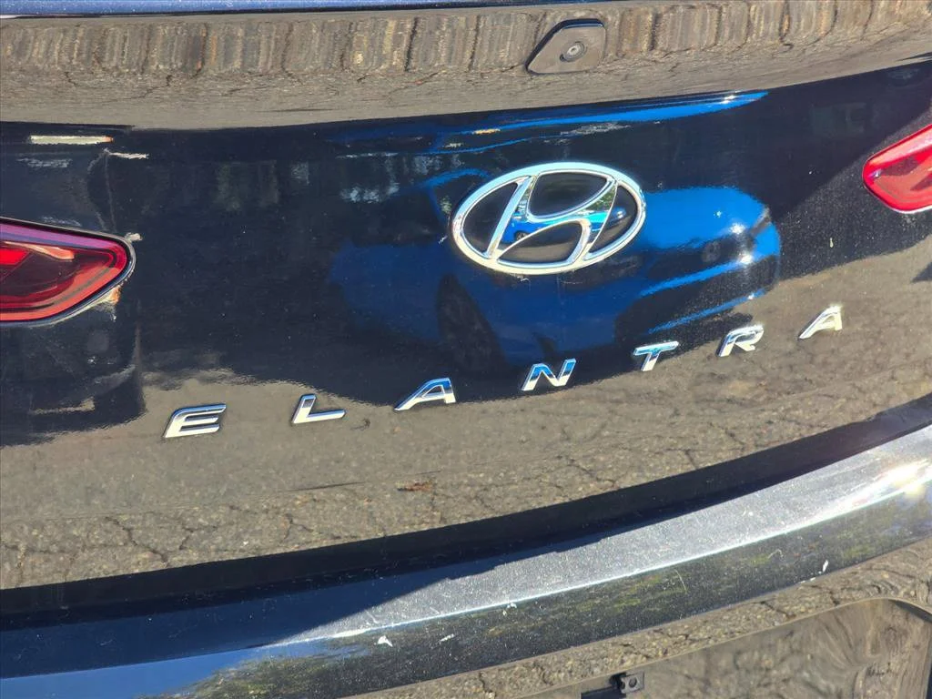 Used 2020 Black Hyundai SEL image 14