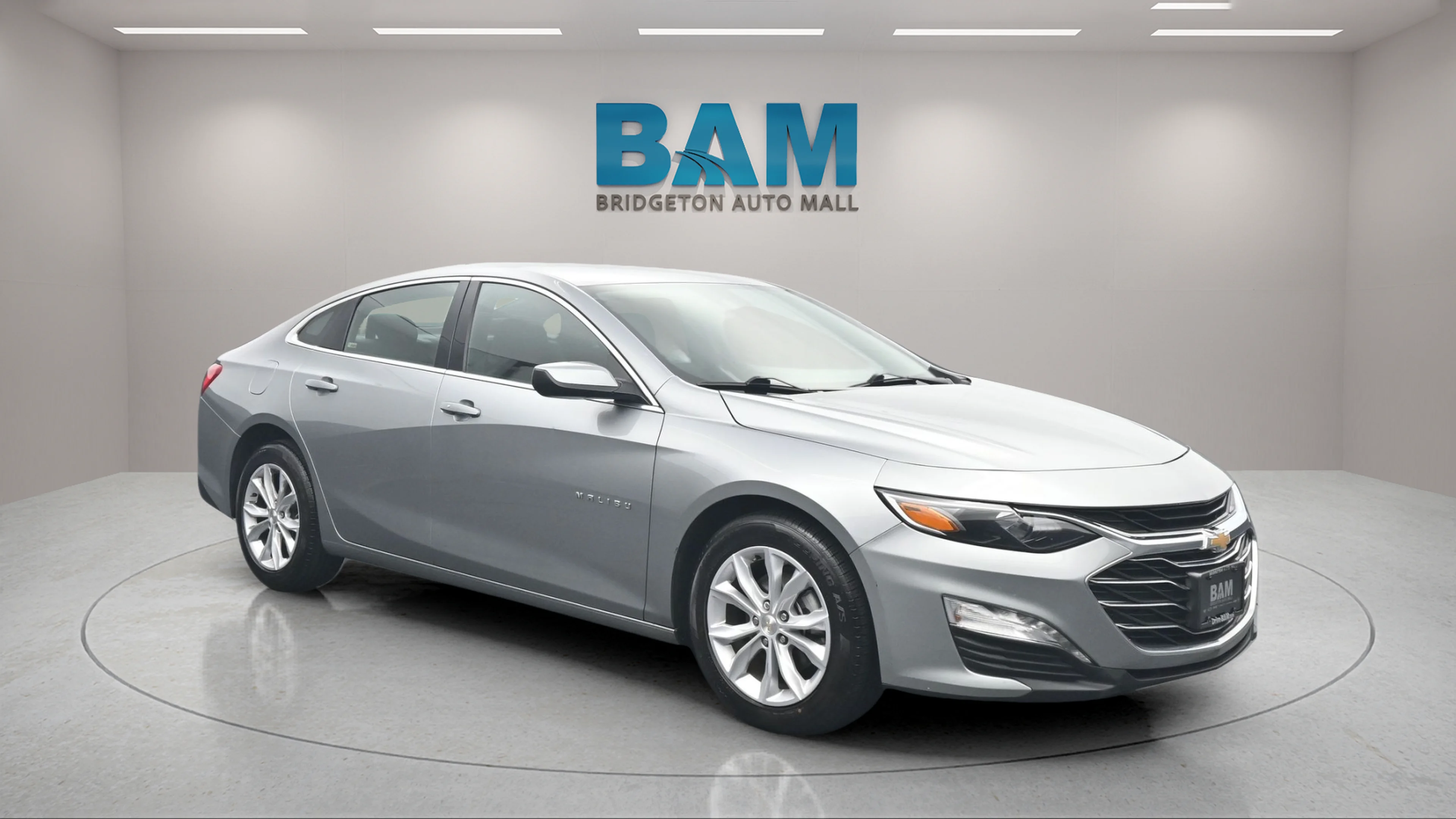 Used 2025 Sterling Gray Metallic Chevrolet LT image 1