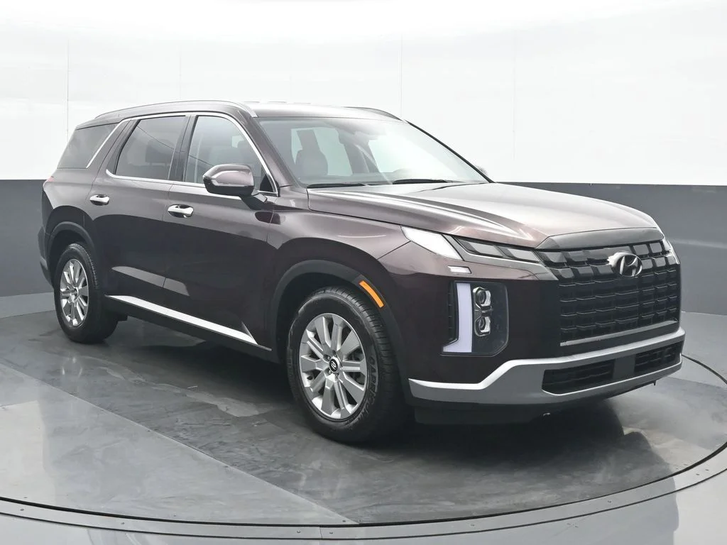 Used 2025 Red Hyundai SEL image 9