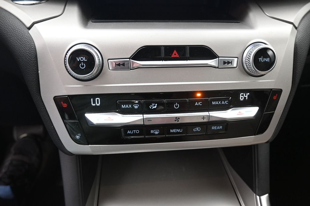Used 2021 Black Ford XLT image 9