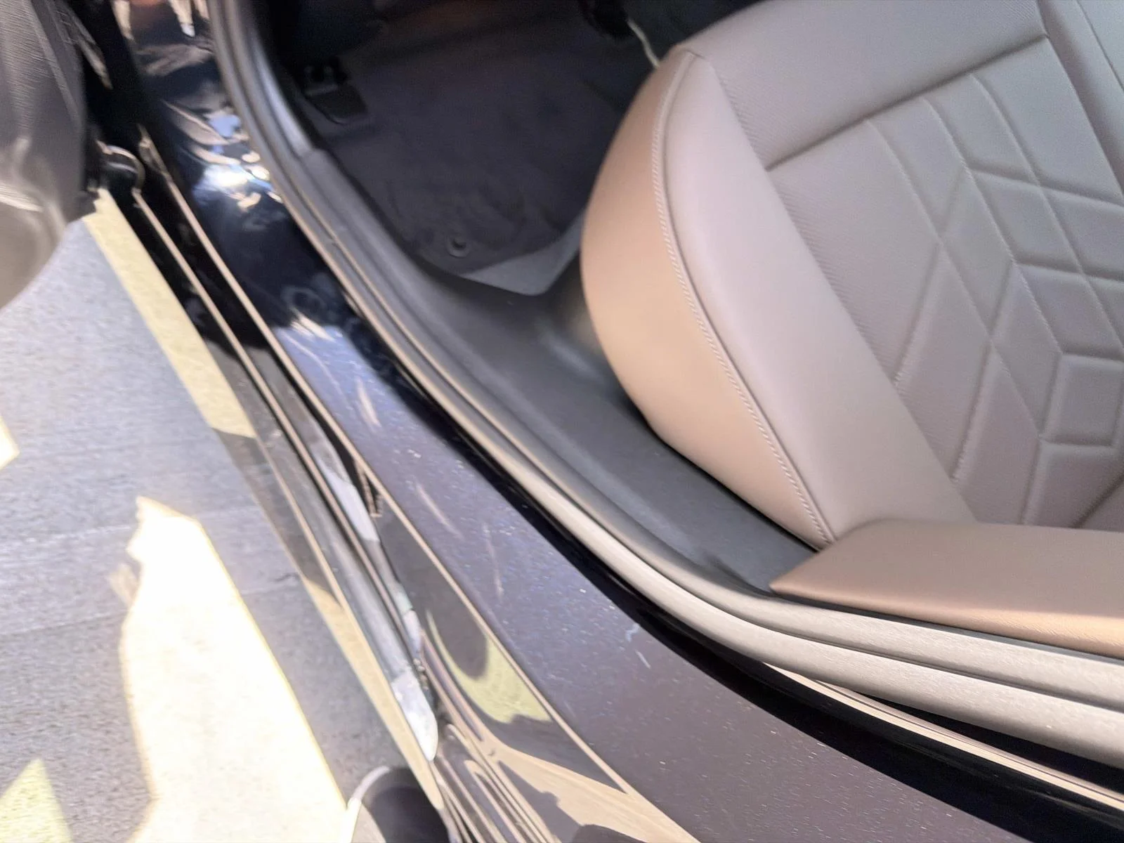 New 2027 Carbon Black Metallic BMW 530i image 7