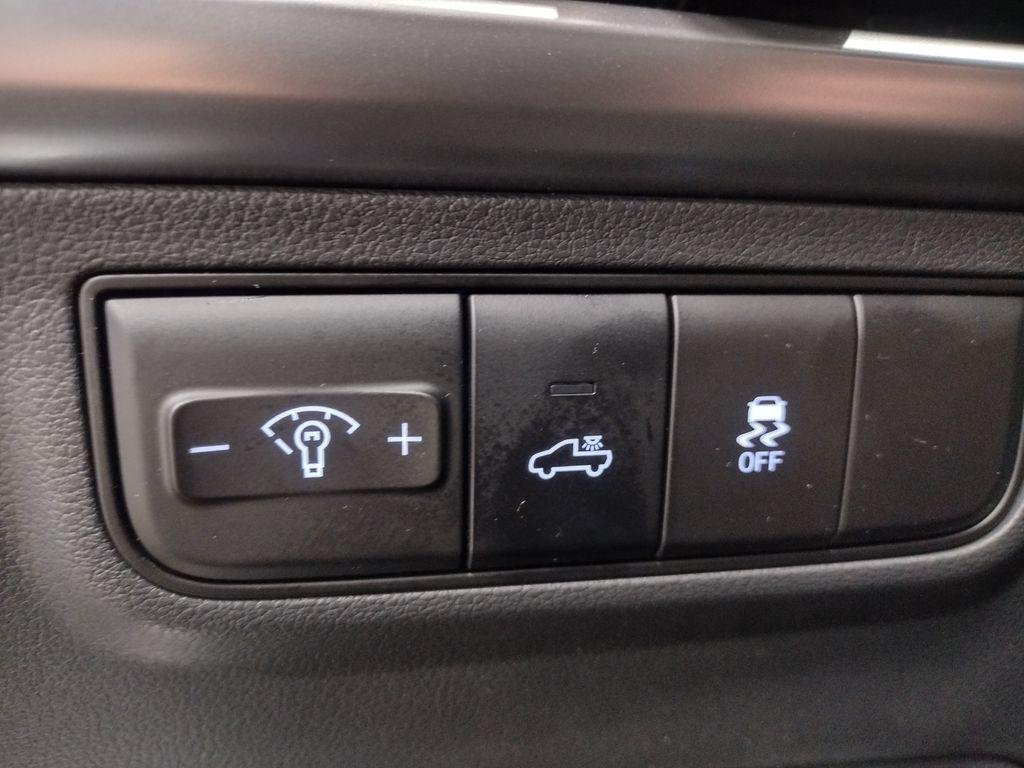 New 2026 White Hyundai SE image 23