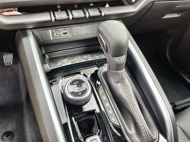 2026 Chevrolet Colorado photo 29 of 41