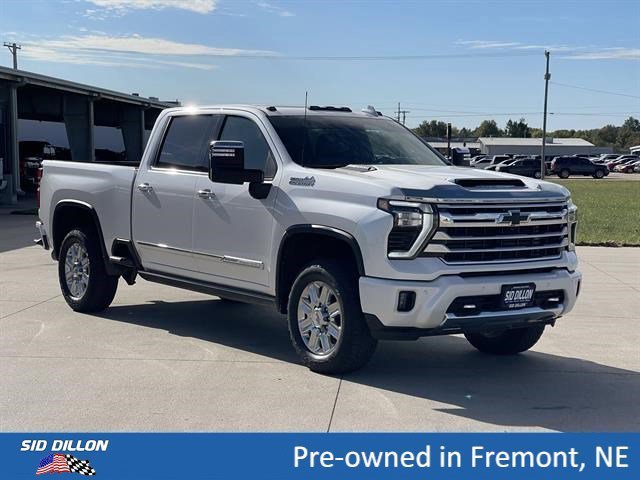 Used 2025 Iridescent Pearl Tricoat Chevrolet High Country image 14