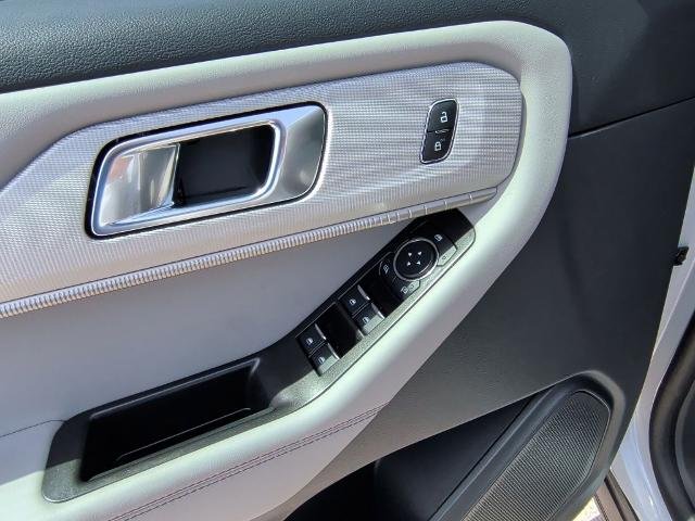 New 2026 Space White Metallic Ford Active image 60