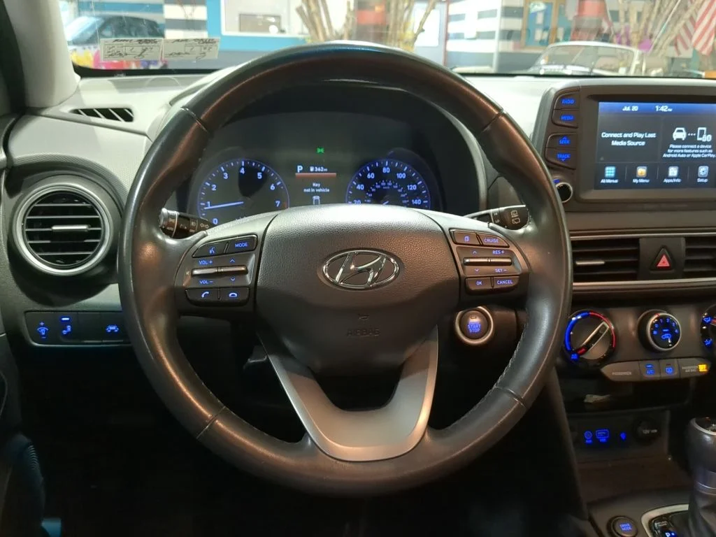 Used 2020 Silver Hyundai SEL Plus image 2