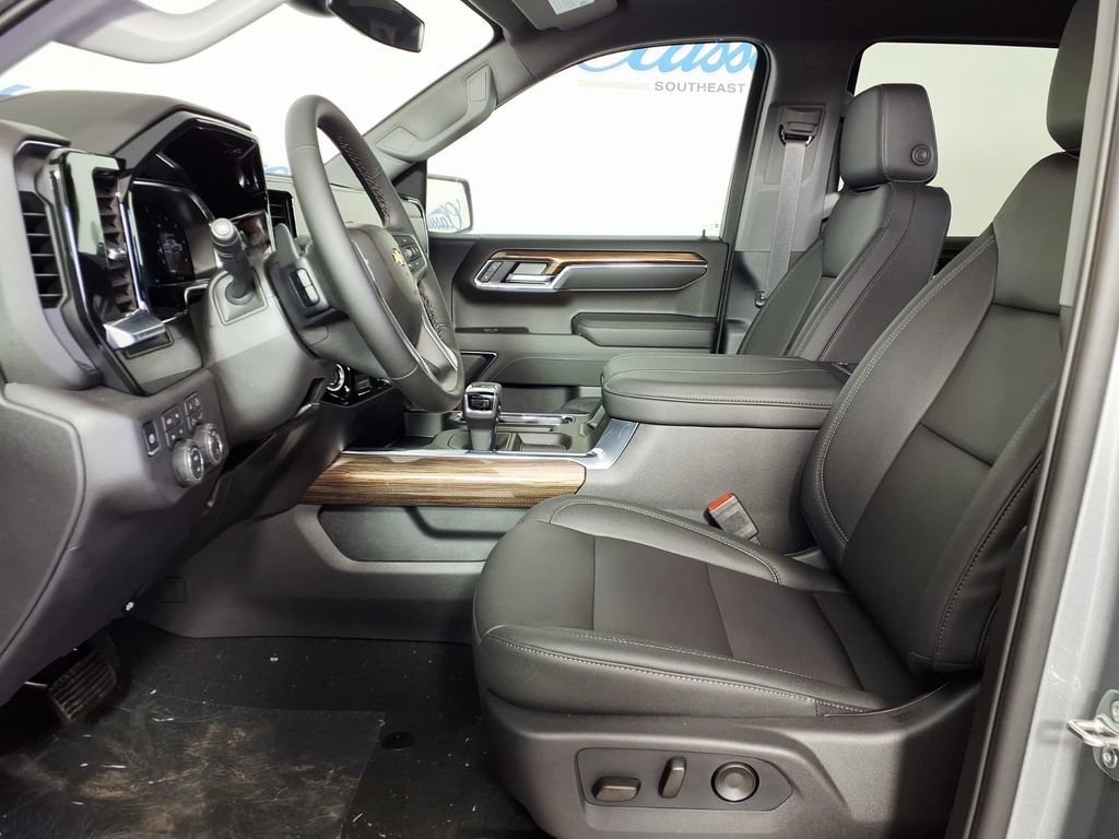 2026 Chevrolet Silverado 1500 LT - Photo 8