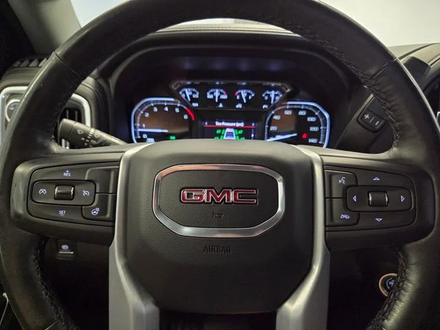 Used 2022 White GMC SLE image 24