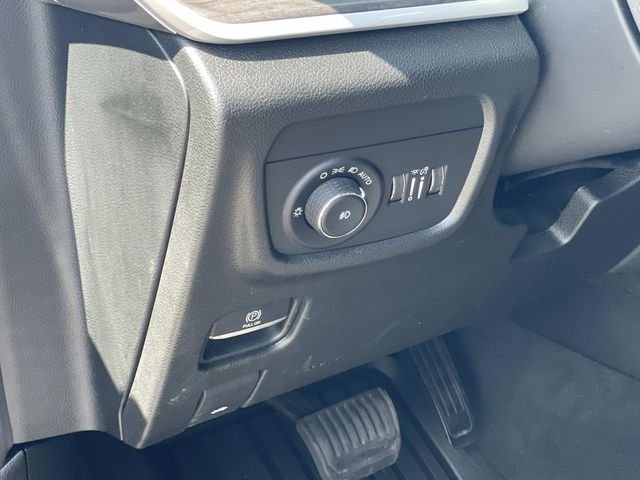 Used 2022 Red Jeep Limited image 19