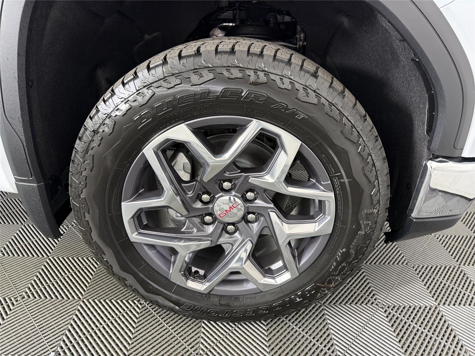 2026 GMC Sierra 1500 SLT - Photo 10