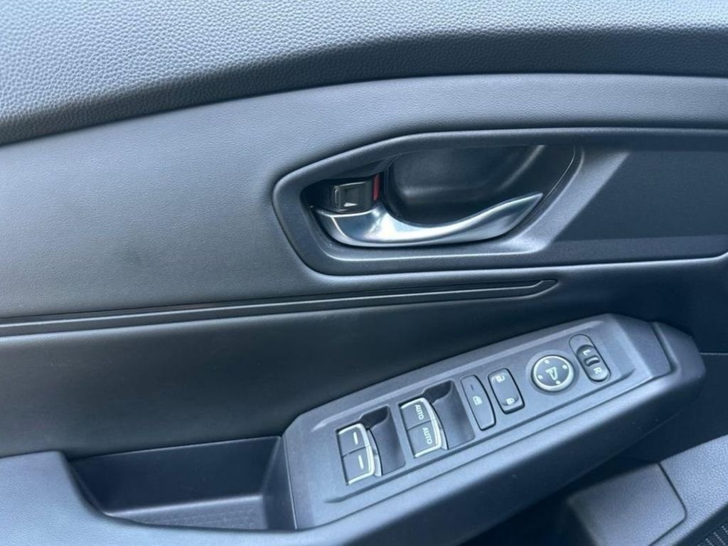 2023 Honda Accord EX - Photo 11