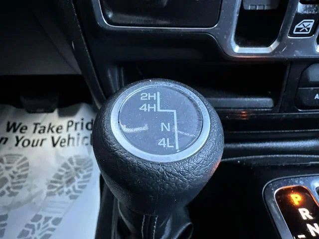 Used 2024 Geen Jeep Sport S image 44