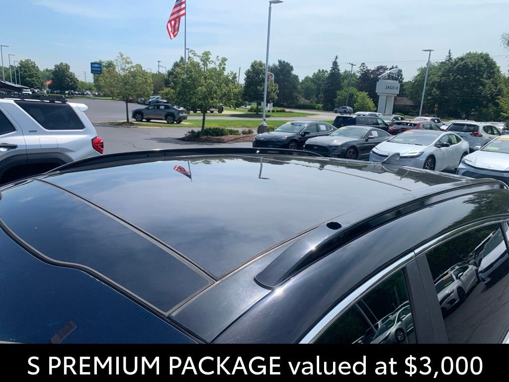 Used 2020 Red Kia S image 3