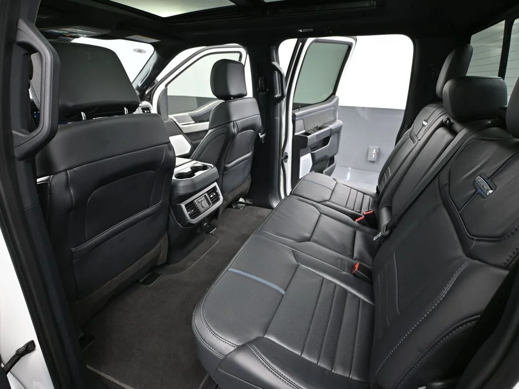 2025 Ford F-250 Super Duty Platinum - Photo 32