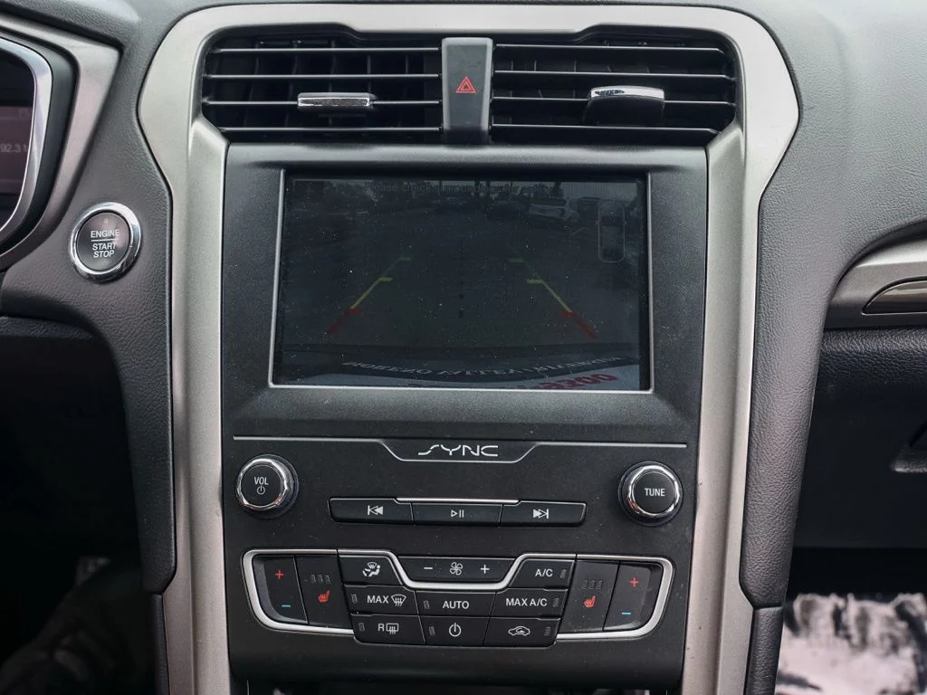 Used 2020 Gray Ford SEL image 28