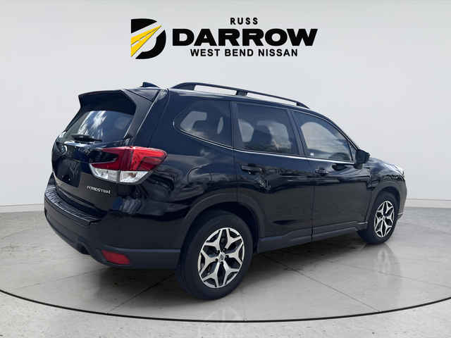 Used 2021 Black Subaru Premium image 6