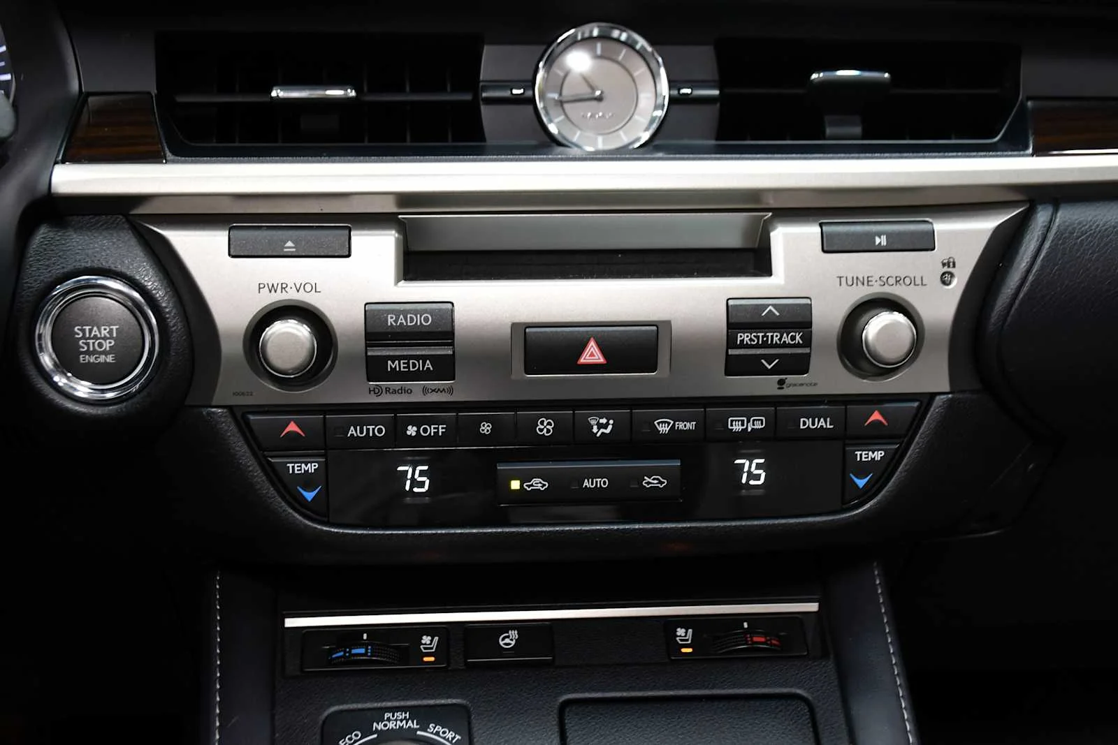 Used 2016 Obsidian Lexus  image 22