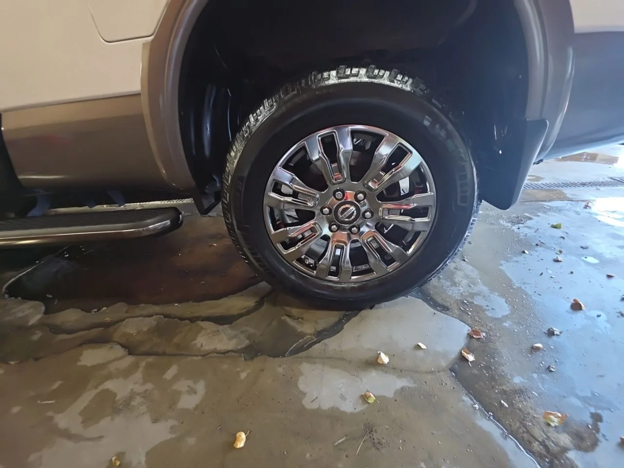 Used 2019 White Nissan Platinum Reserve image 13