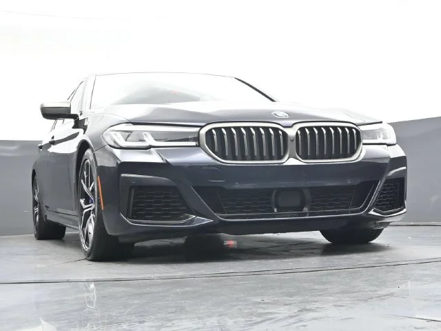 2023 BMW 5 Series M550i - Photo 40