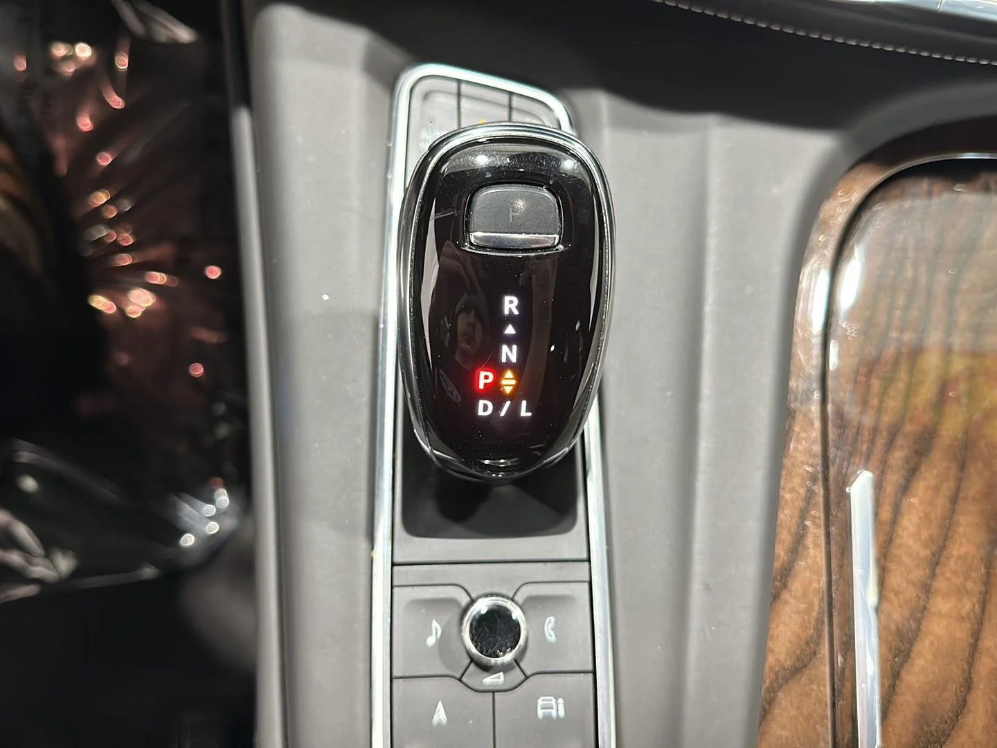 Used 2023 Crystal White Tricoat Cadillac Sport Platinum image 15