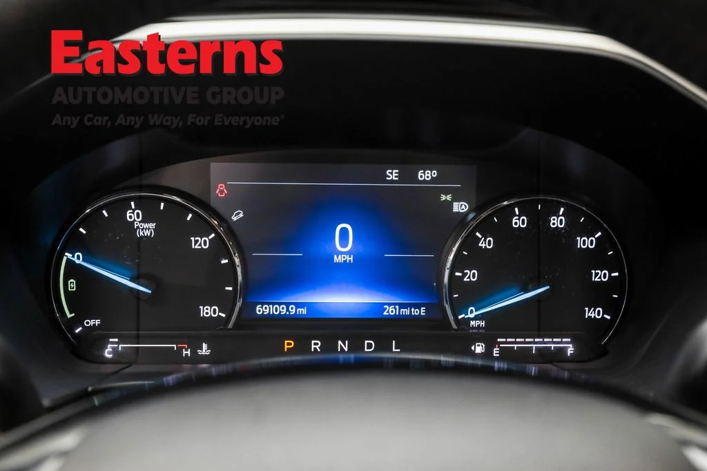 Used 2021 Blue Ford SEL image 18