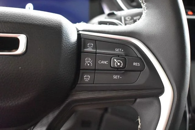 2023 Jeep Grand Cherokee Altitude - Photo 27