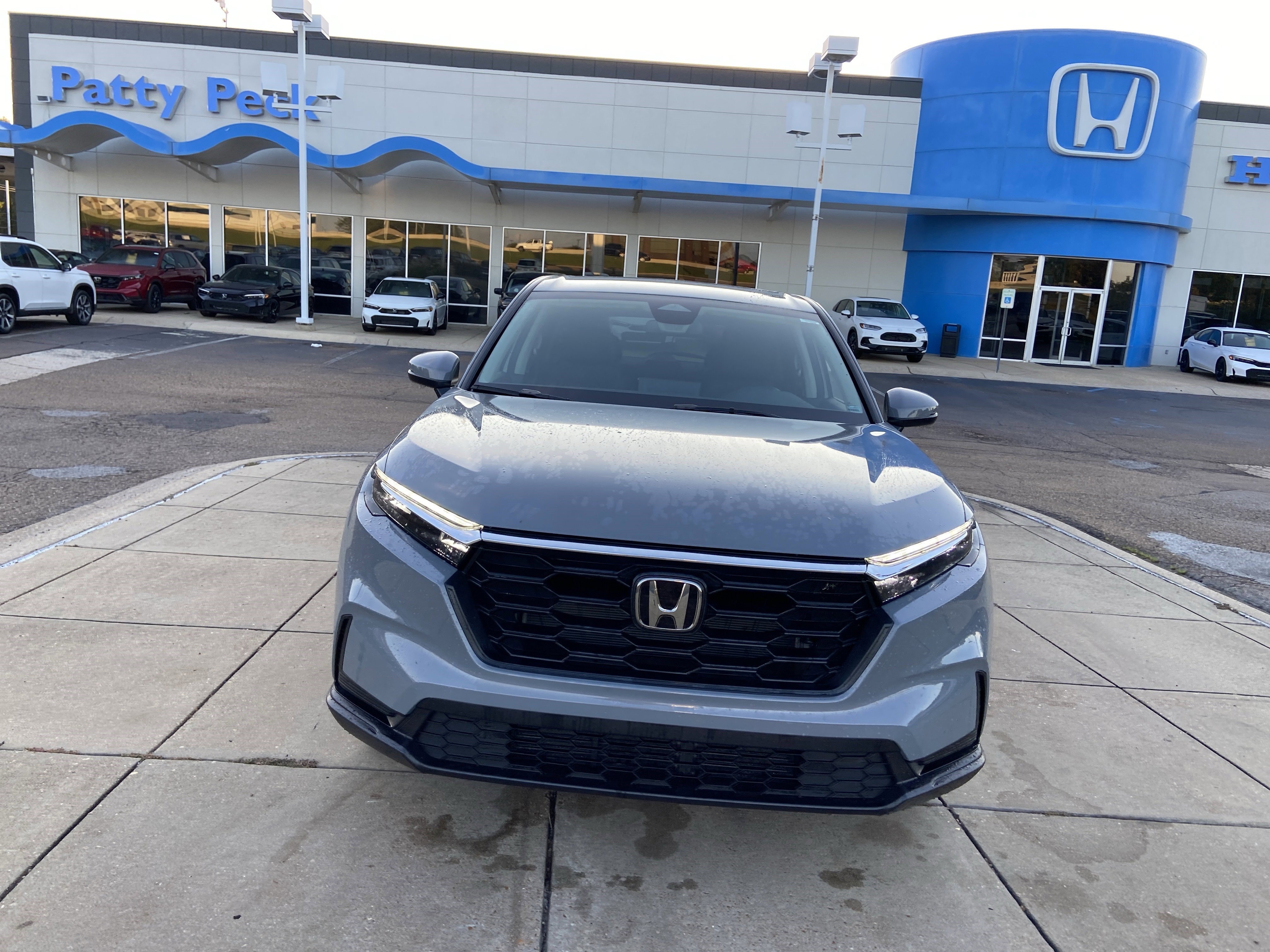 New 2026 Urban Gray Pearl Honda LX image 3