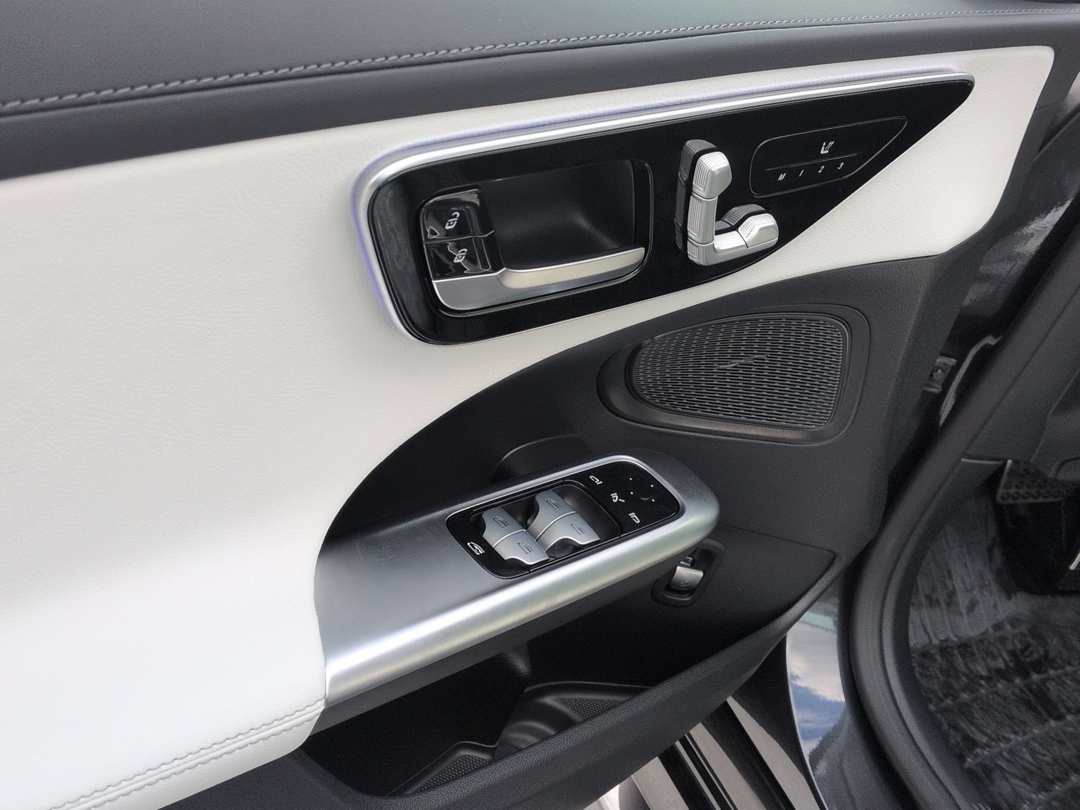 New 2026 Graphite Grey Metallic Mercedes-Benz C 300 image 50