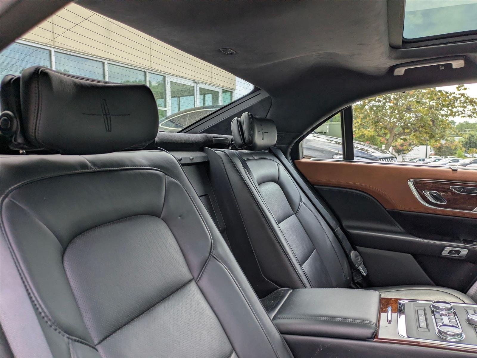 Used 2017 Diamond Black Lincoln Black Label image 39