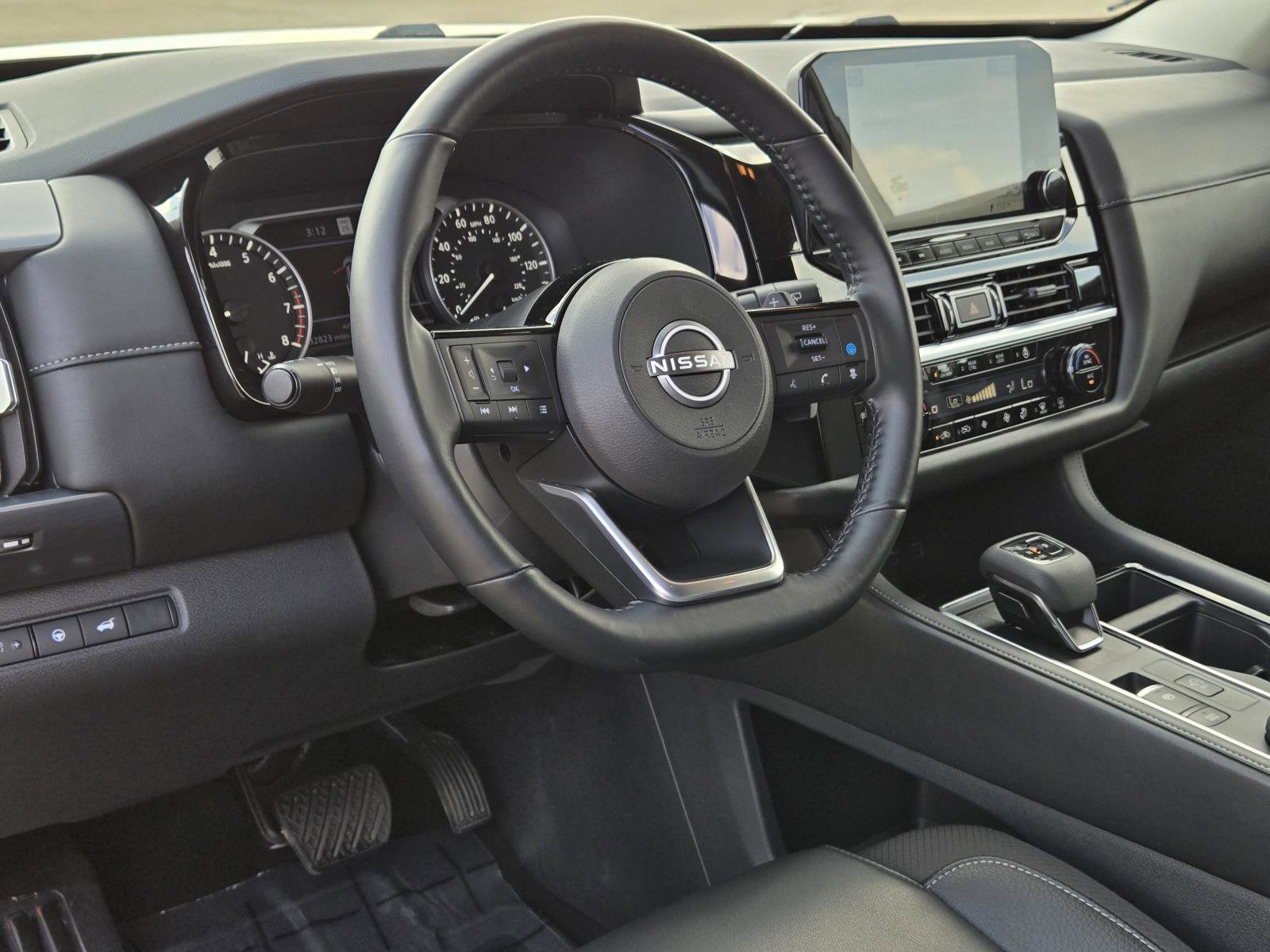Used 2025 Super Black Nissan SL image 20