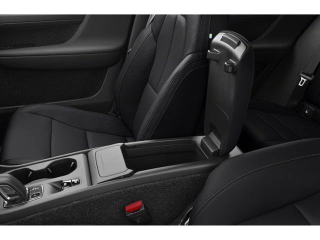 Used 2019 Gray Metallic Volvo Momentum image 15