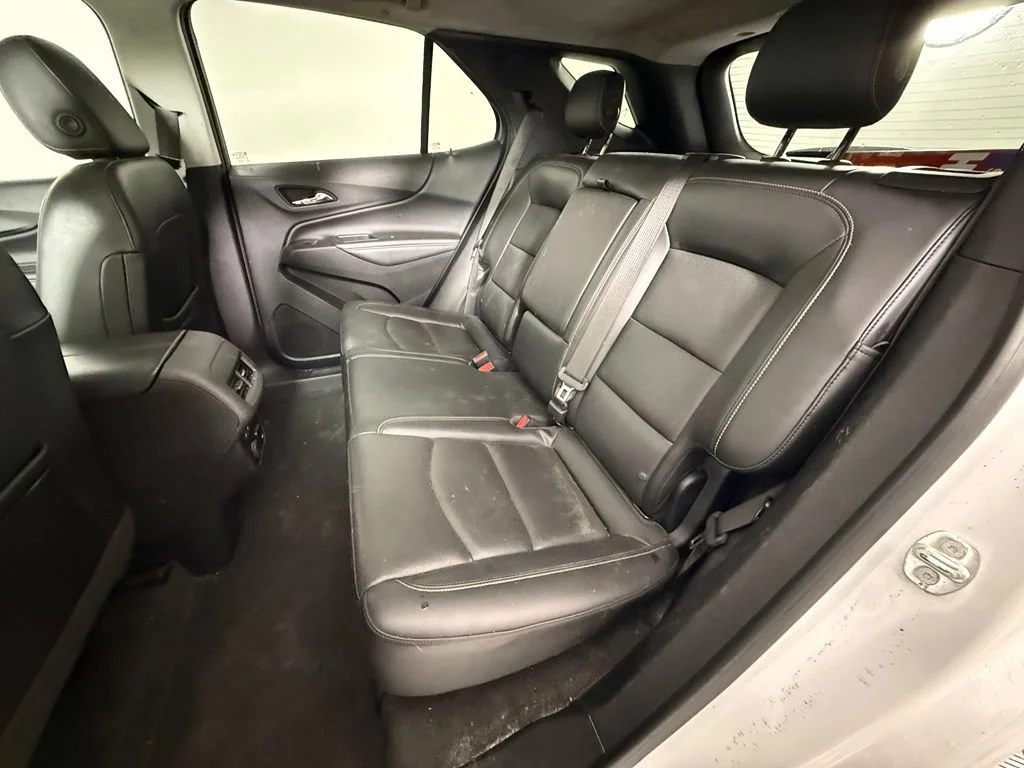 Used 2018 SUMMIT WHITE Chevrolet Premier image 11