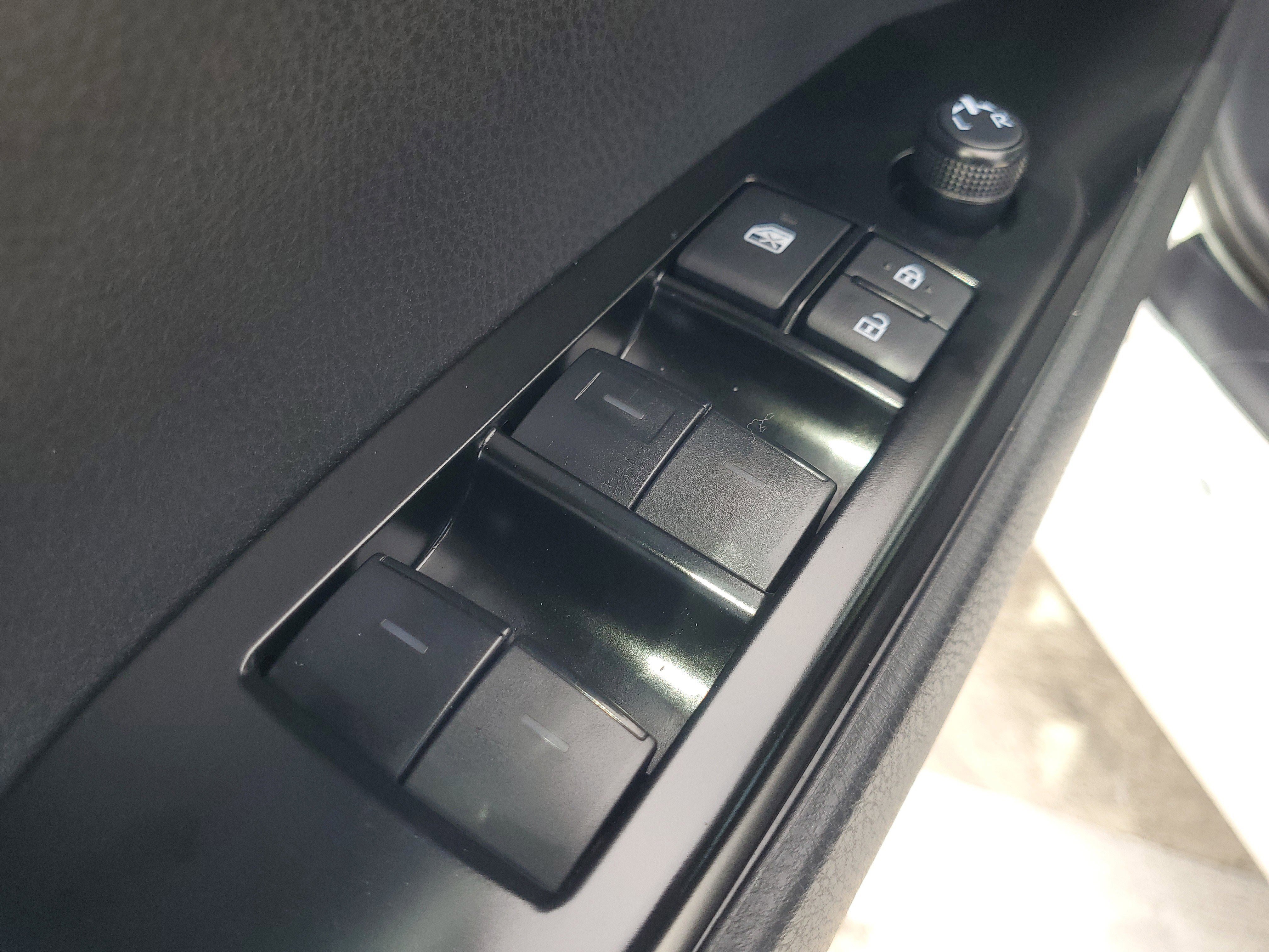 Used 2025 Ice Toyota LE image 19