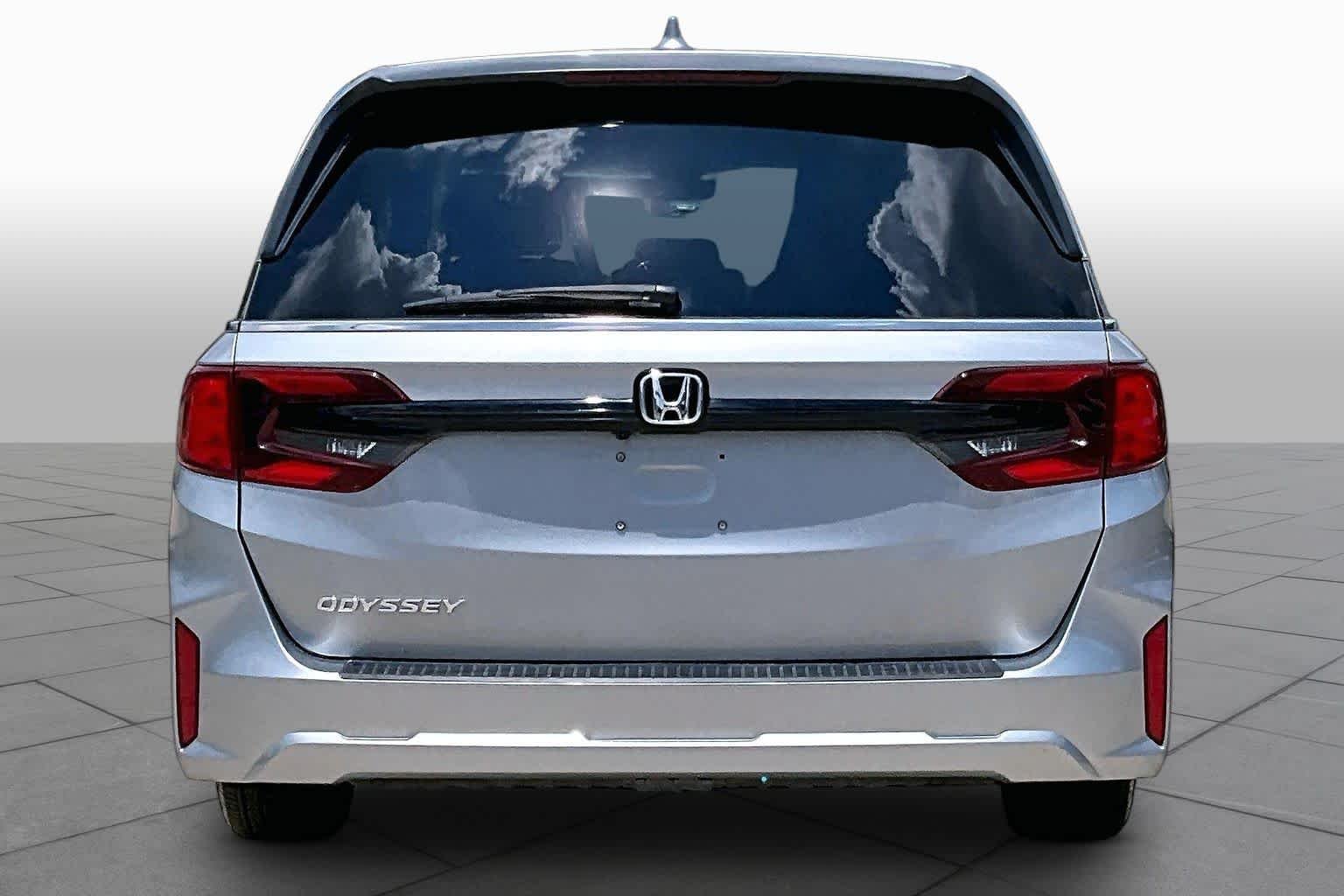 Certified Used 2025 Modern Steel Metallic Honda EX-L image 5