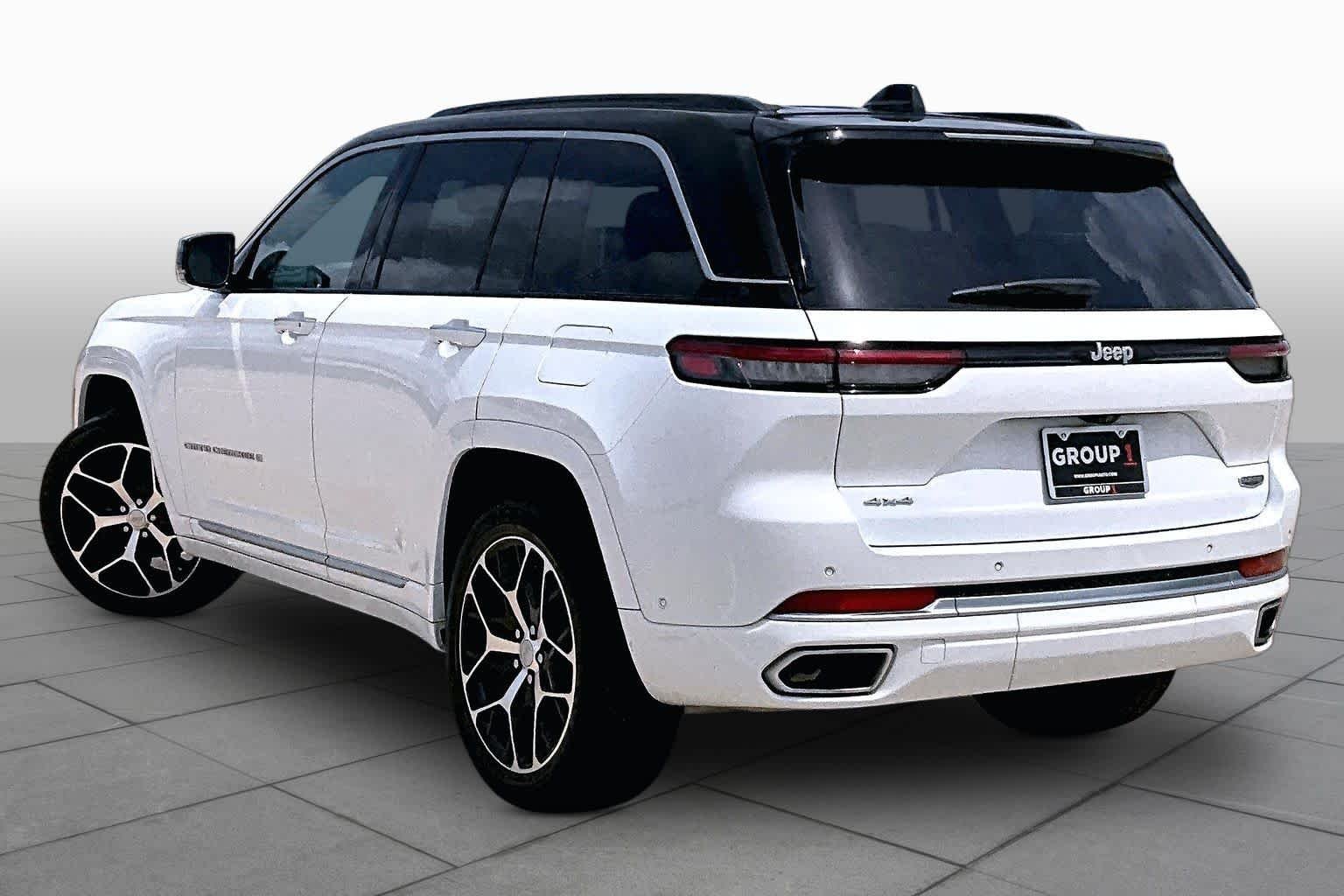 Used 2025 Bright White Clearcoat Jeep Summit Reserve image 12