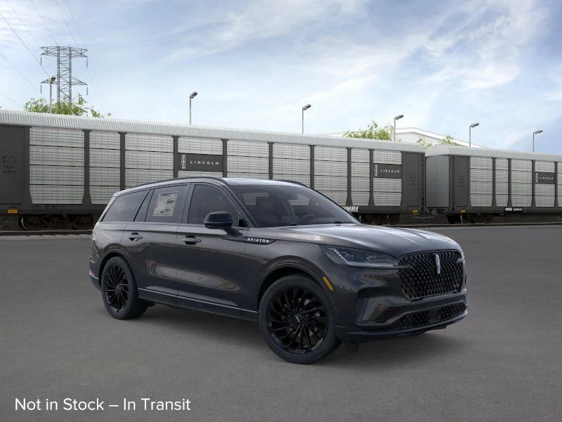 New 2026 Infinite Black Metallic Clearcoat Lincoln Reserve® image 8