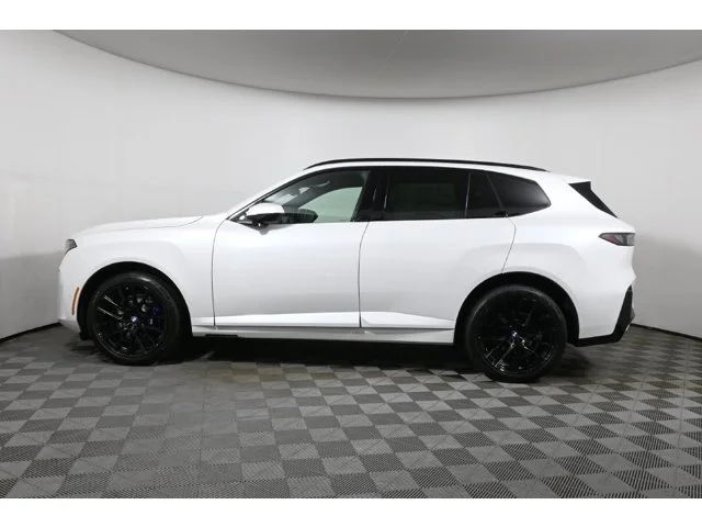 New 2027 Mineral White Metallic BMW 40 xDrive image 2