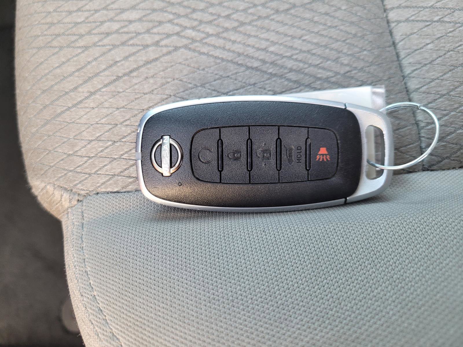 2025 Nissan Rogue SV - Photo 28