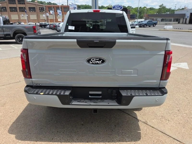 New 2026 Avalanche Ford XLT image 6