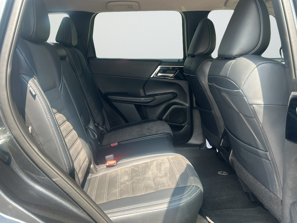 Used 2024 Gray Mitsubishi SE image 13