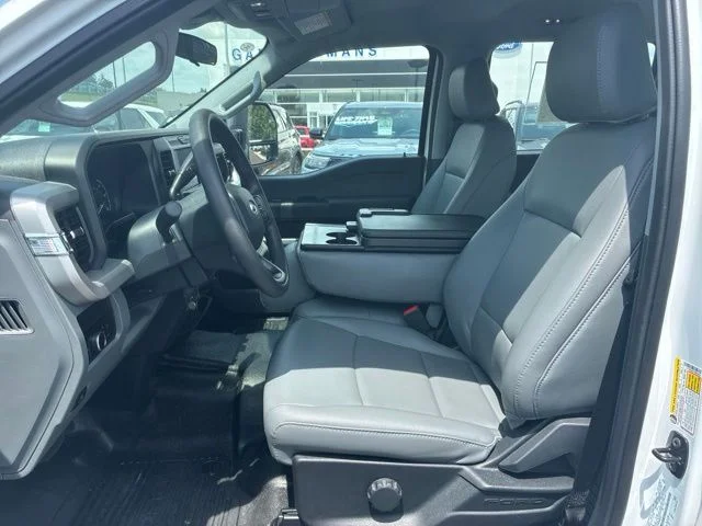 New 2026 Oxford White Ford F-250® XL image 16