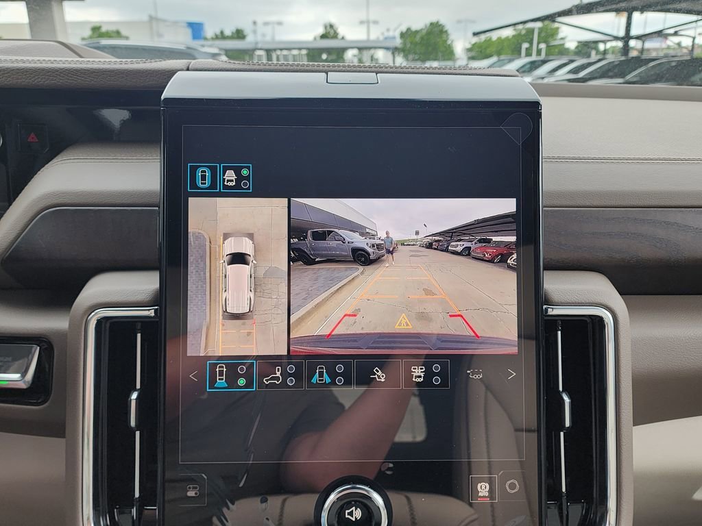 2026 GMC Yukon Denali - Photo 32