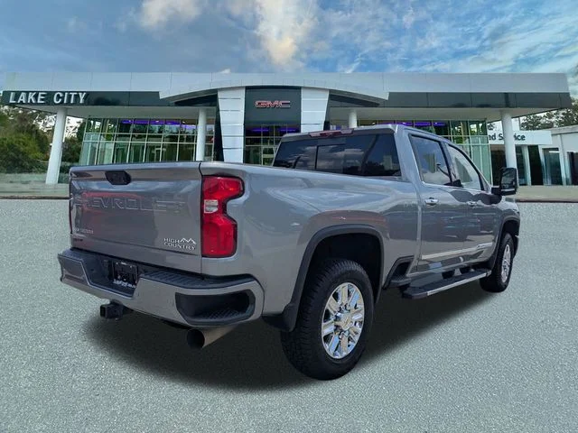 Used 2024 Gray Chevrolet High Country image 3