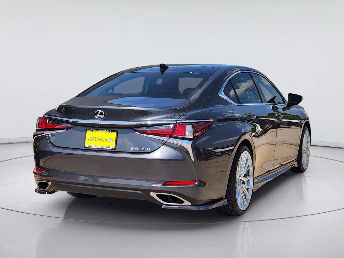 2025 Lexus ES 350 - Photo 7