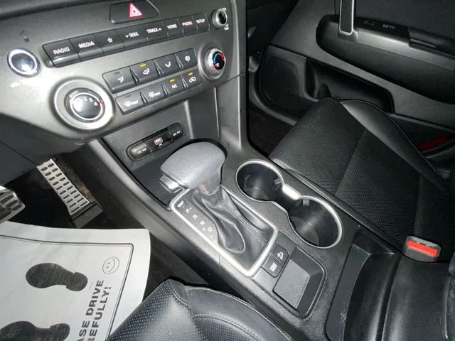 Used 2022 Silver Kia Nightfall image 19