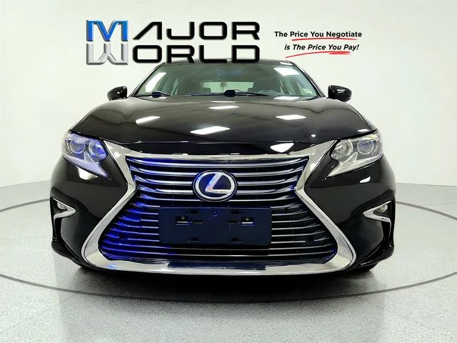 Used 2016 Black Lexus 350 image 3
