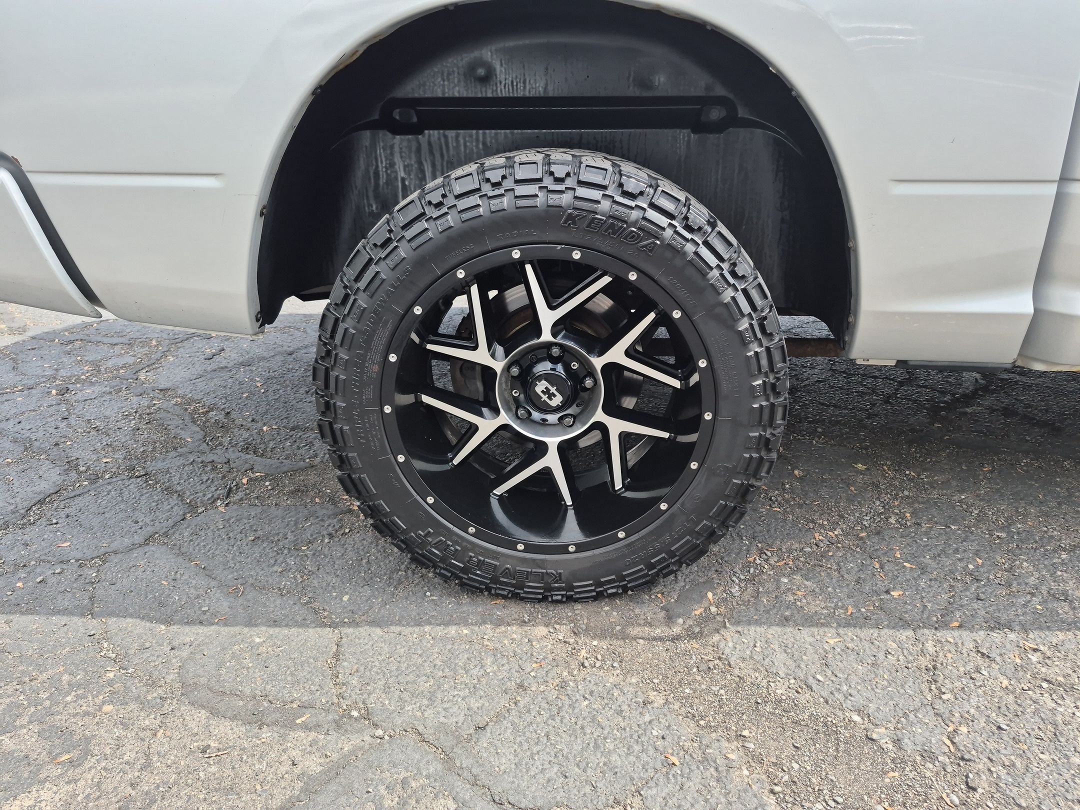 Used 2012  Ram Sport image 13