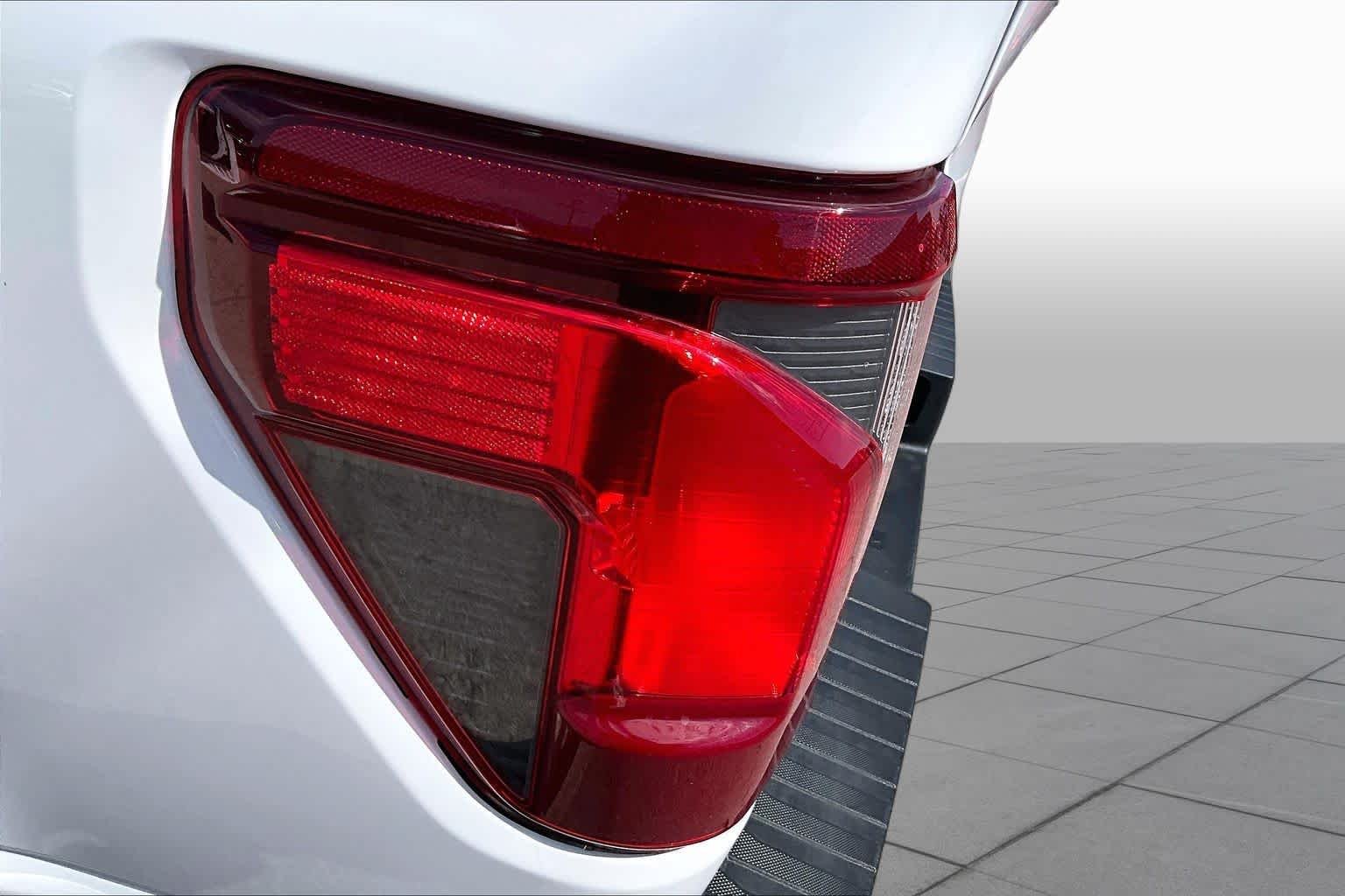 Used 2025 Oxford White Ford STX image 27