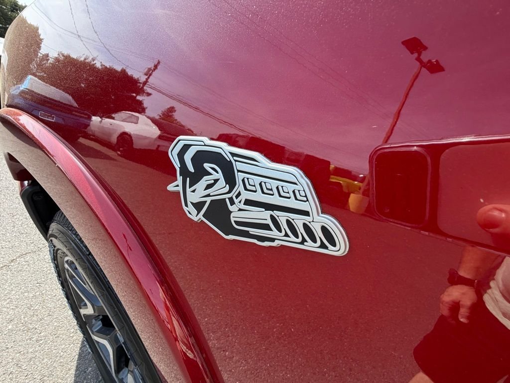 New 2026 Molten Red Pearl-Coat Exterior Paint RAM Laramie image 27
