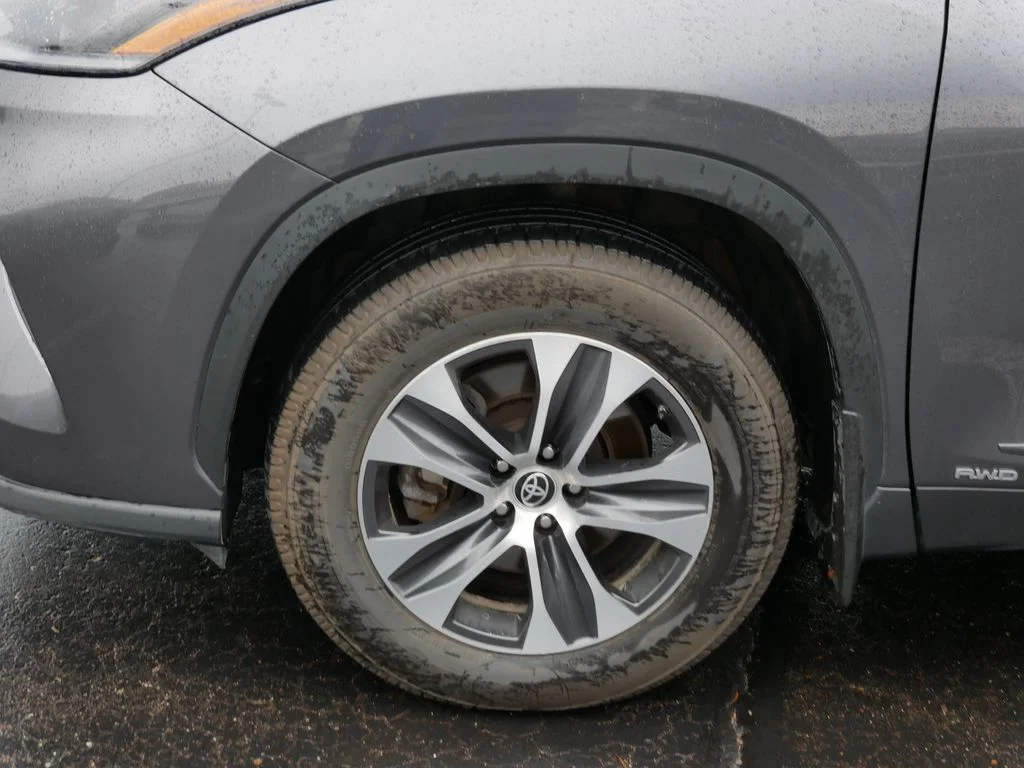 Used 2021 Gray Toyota XLE image 8